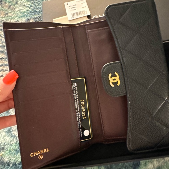 ✨SALE - Chanel Interlock Wallet - Picture 2 of 7
